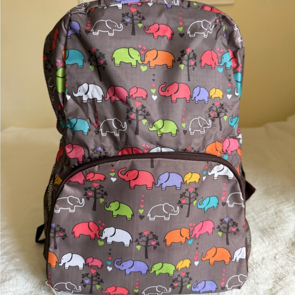 Foldable traveling elephant Backpack - Picture 1 of 9